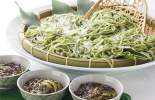 鳴門産めかぶうどん 多彩じゅんさいジュレ イメージ