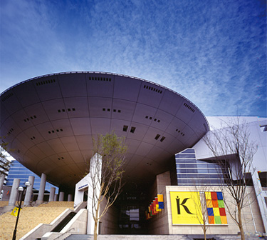 神戸ファッション美術館  