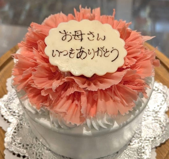 母の日ケーキ　￥3,100（￥3,348 税込）